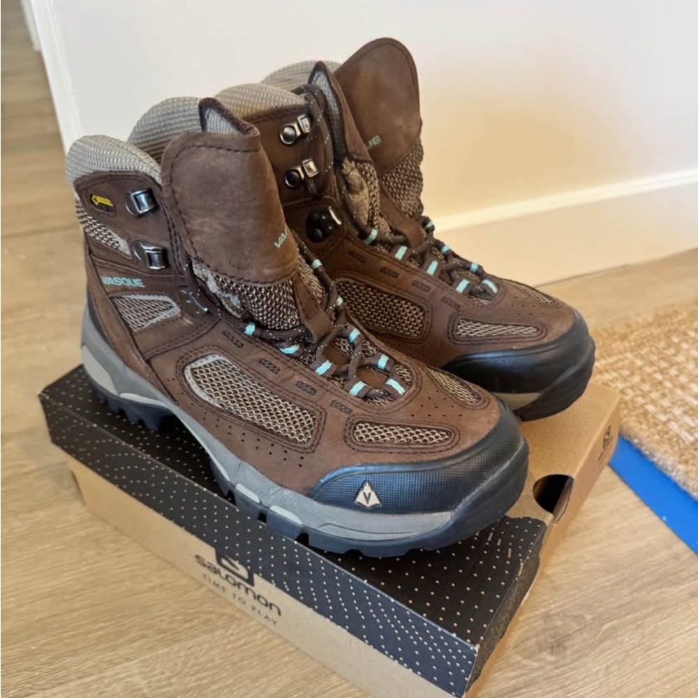 Salomon Women’s Vasque Waterproof Hiking Boot Brown and Teal Size 7.5